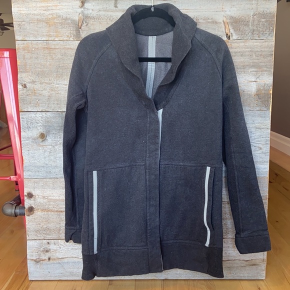 Lululemon Sweater Size 4 - Picture 2 of 5